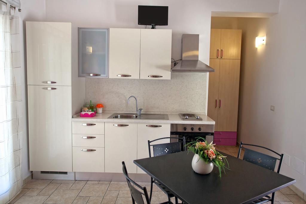 Agriturismo La Collina Degli Ulivi Уджано ла Киеза Стая снимка